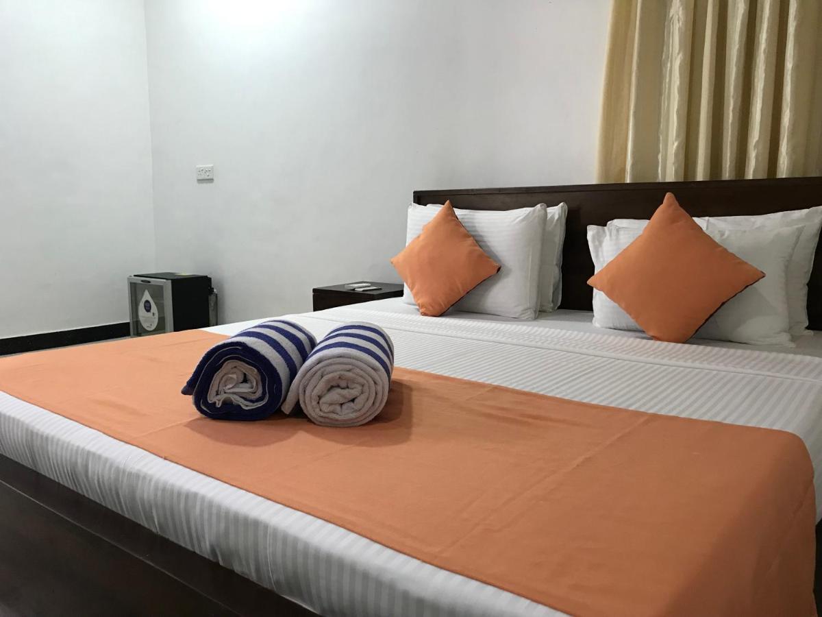 Paris Garden Resort Trikunamalaja Zewnętrze zdjęcie