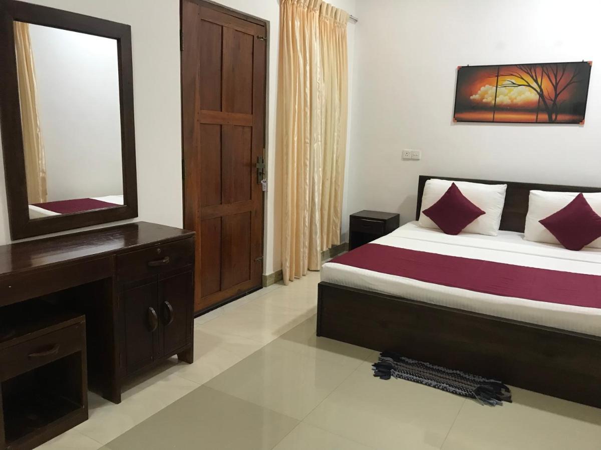 Paris Garden Resort Trikunamalaja Zewnętrze zdjęcie