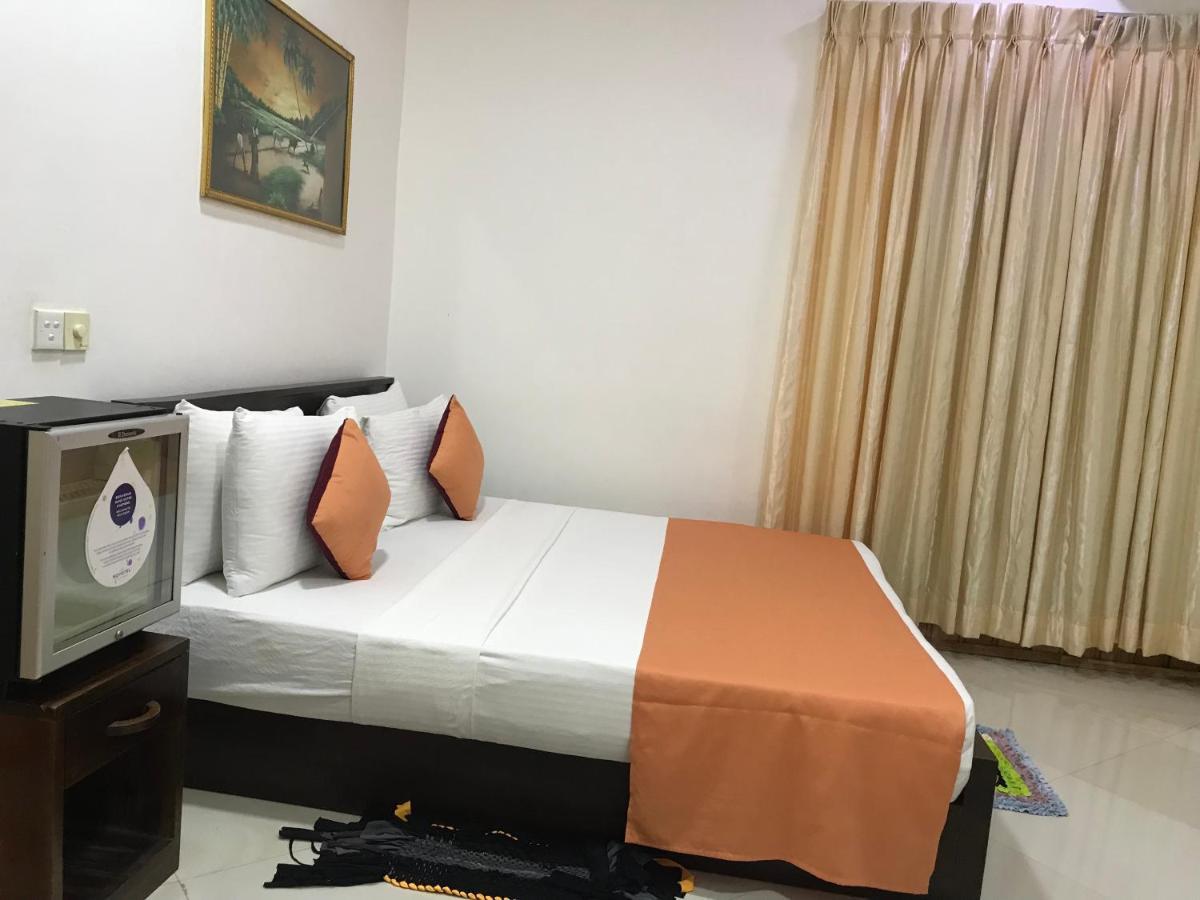 Paris Garden Resort Trikunamalaja Zewnętrze zdjęcie