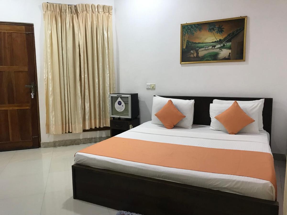 Paris Garden Resort Trikunamalaja Zewnętrze zdjęcie
