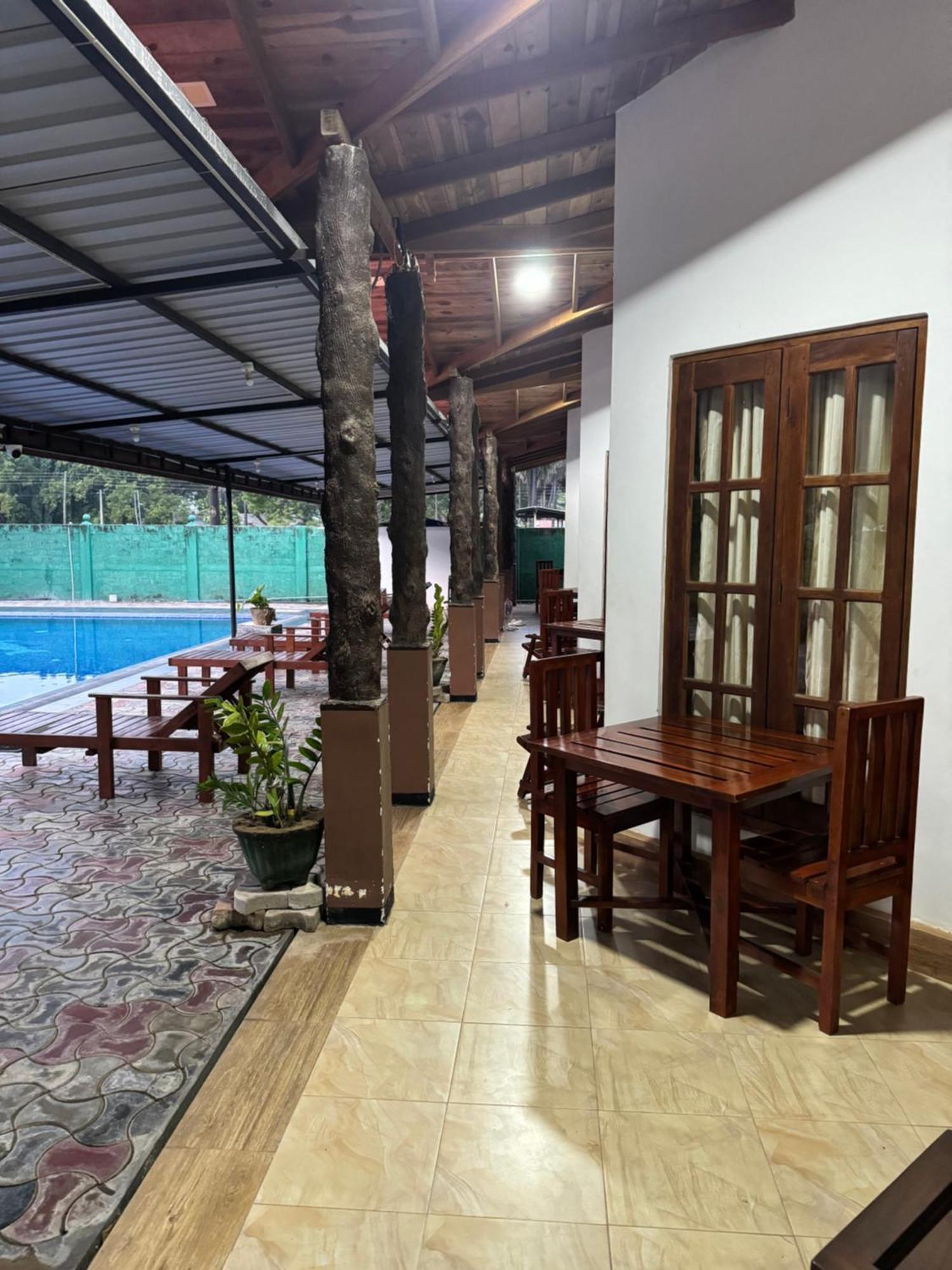 Paris Garden Resort Trikunamalaja Zewnętrze zdjęcie