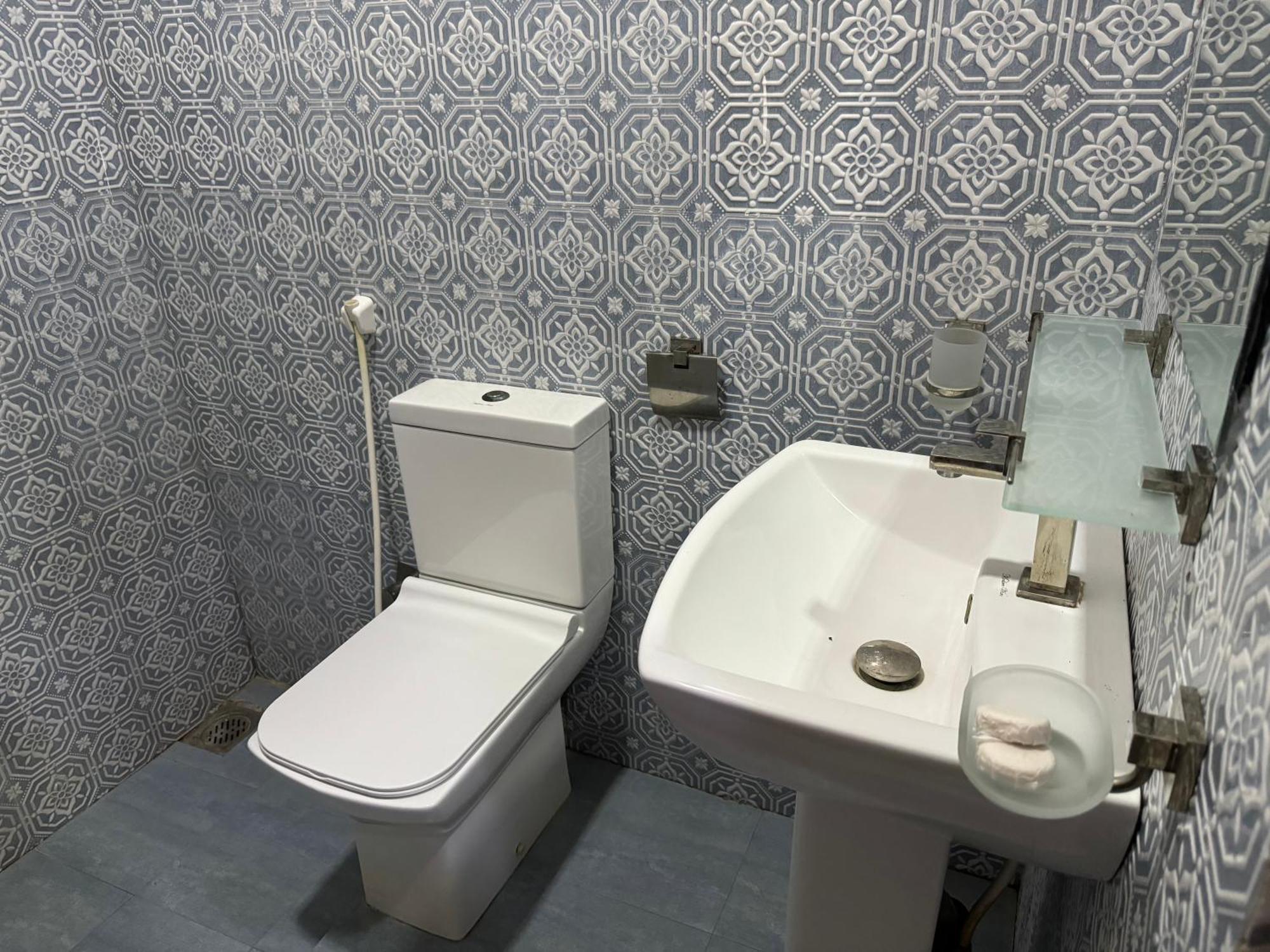 Paris Garden Resort Trikunamalaja Zewnętrze zdjęcie