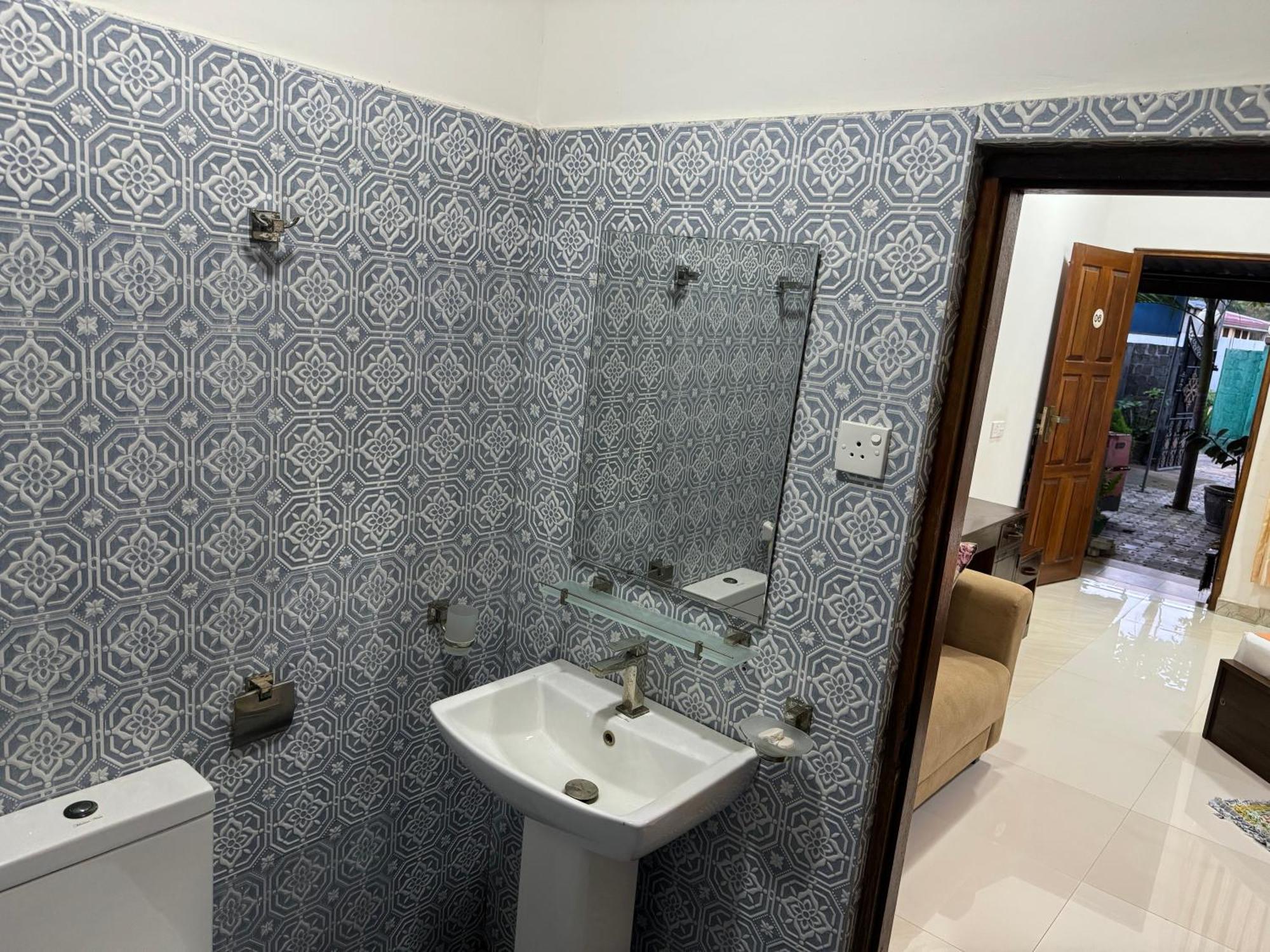 Paris Garden Resort Trikunamalaja Zewnętrze zdjęcie