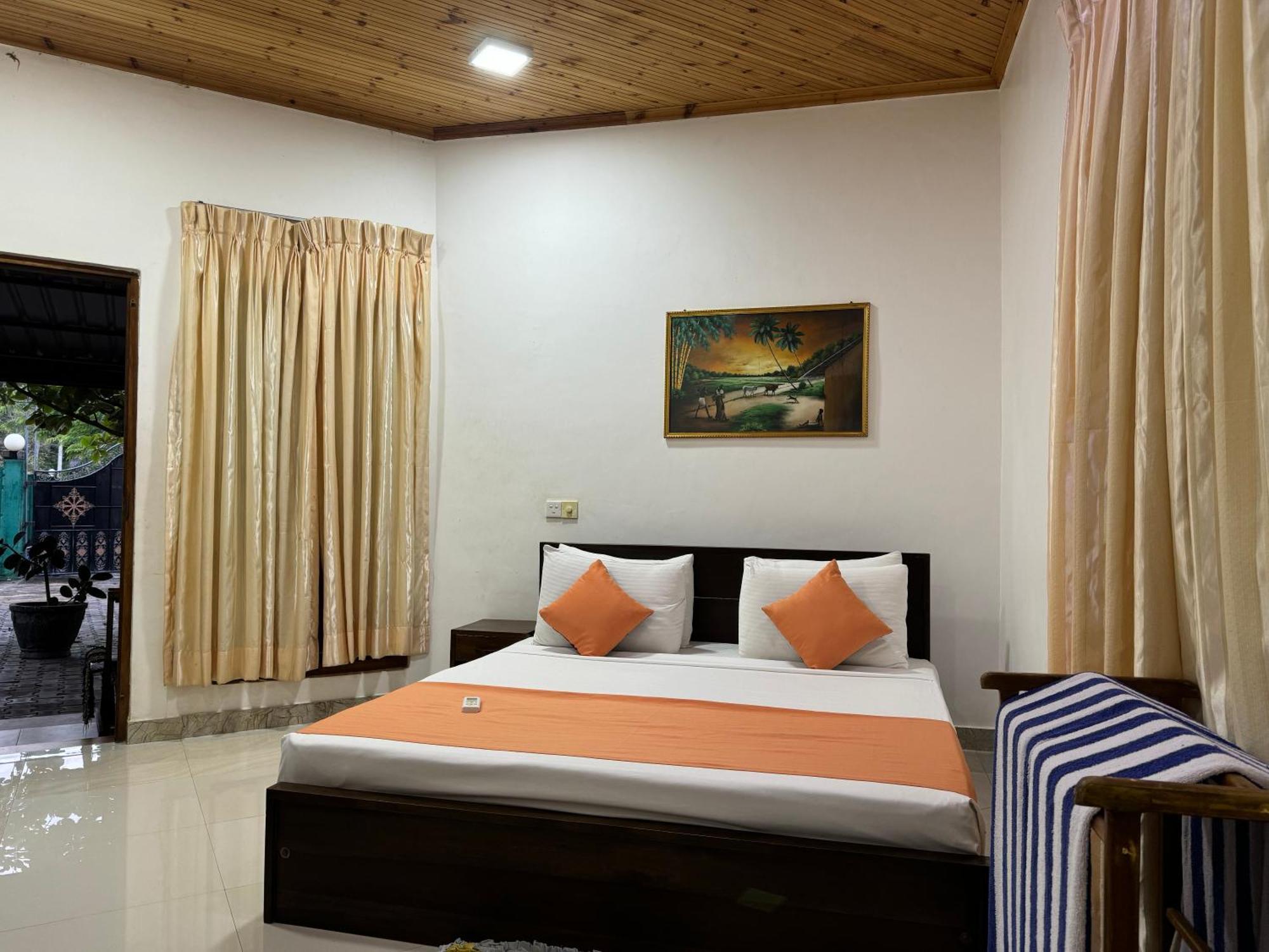 Paris Garden Resort Trikunamalaja Zewnętrze zdjęcie