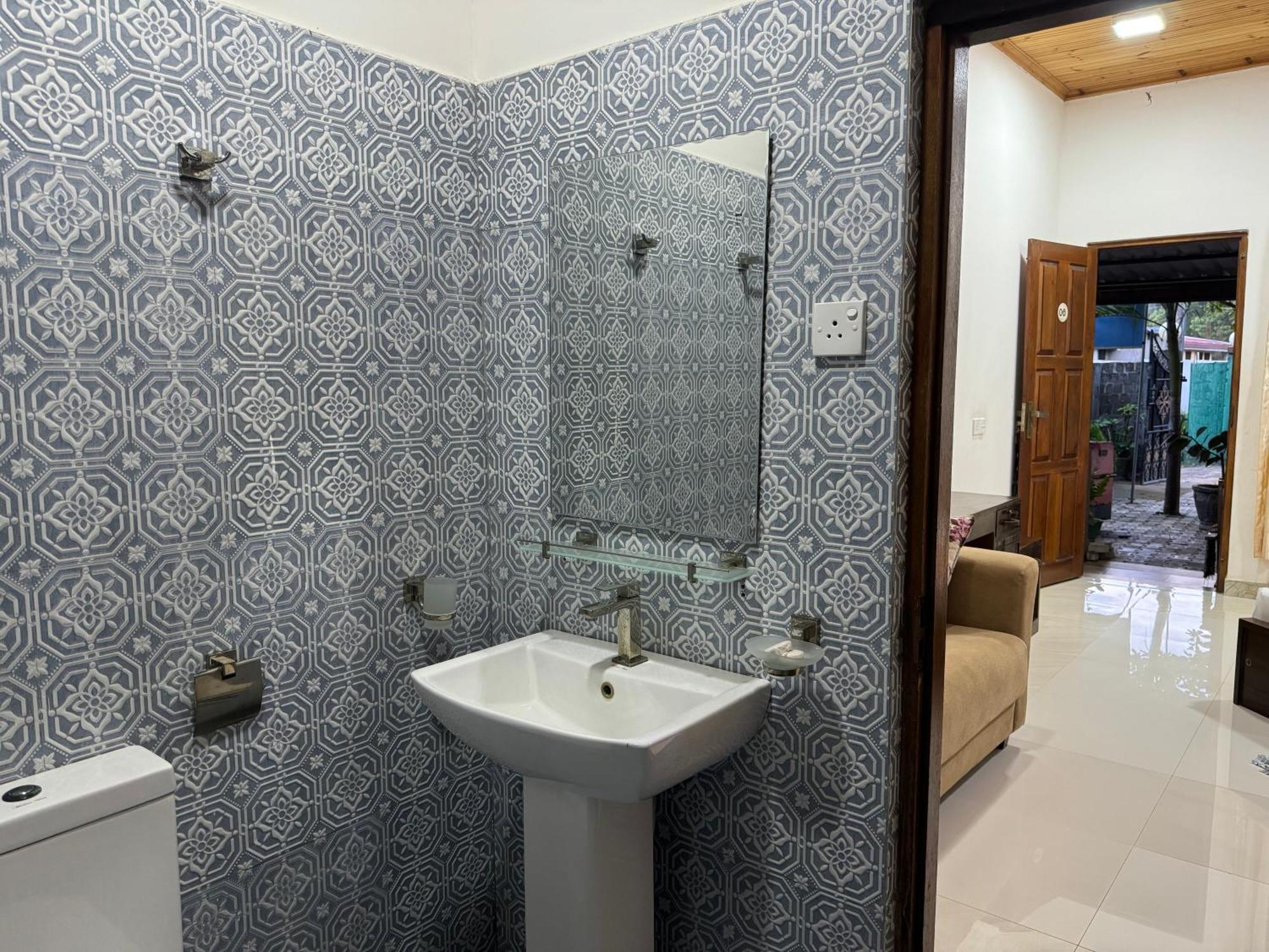 Paris Garden Resort Trikunamalaja Zewnętrze zdjęcie