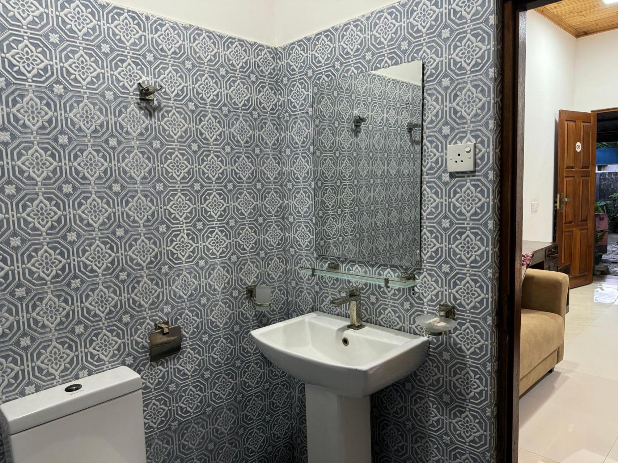 Paris Garden Resort Trikunamalaja Zewnętrze zdjęcie