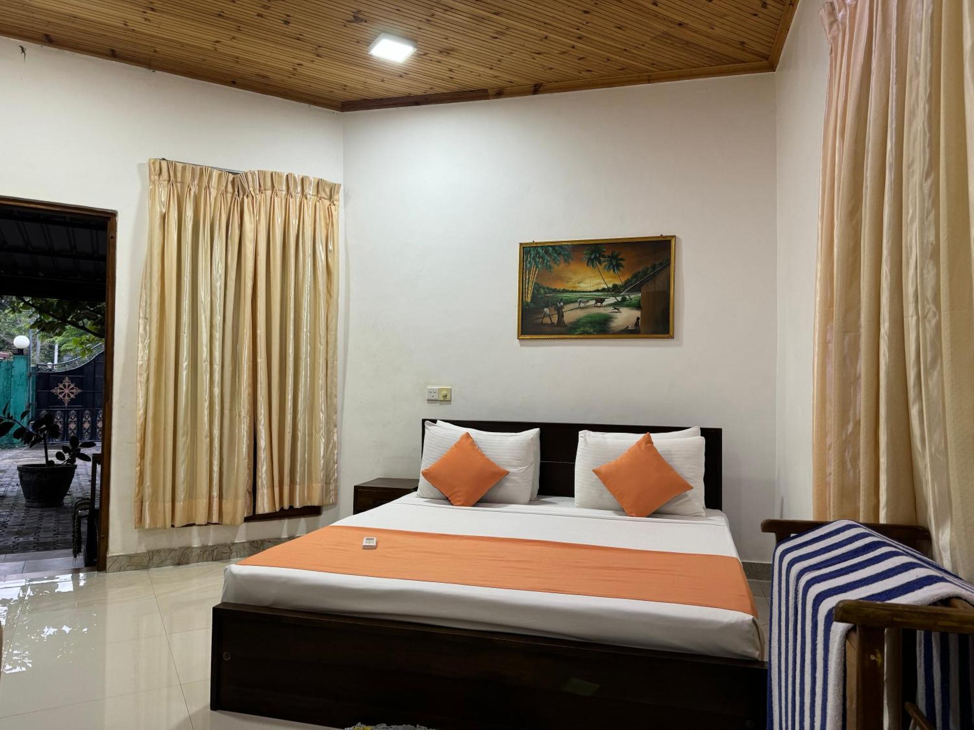 Paris Garden Resort Trikunamalaja Zewnętrze zdjęcie